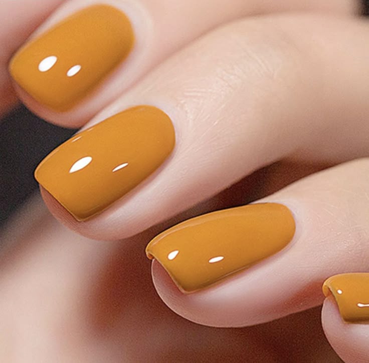 summer nails 2025 trends